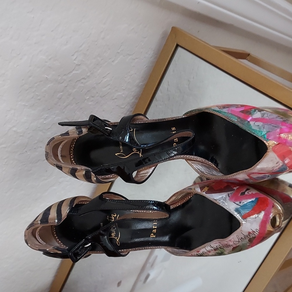 Sz. 38 Authentic Louboutin peep toe heels. - Picture 5 of 8